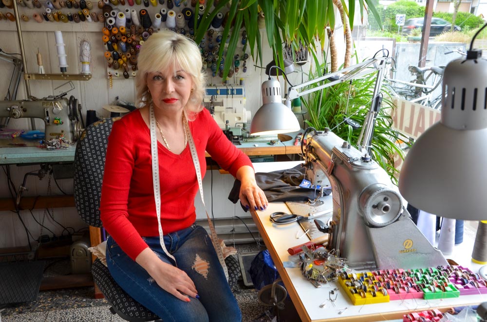 Valentina Dubinsky - Erfahrene Schneiderin in Düsseldorf-Eller seit 40 Jahren